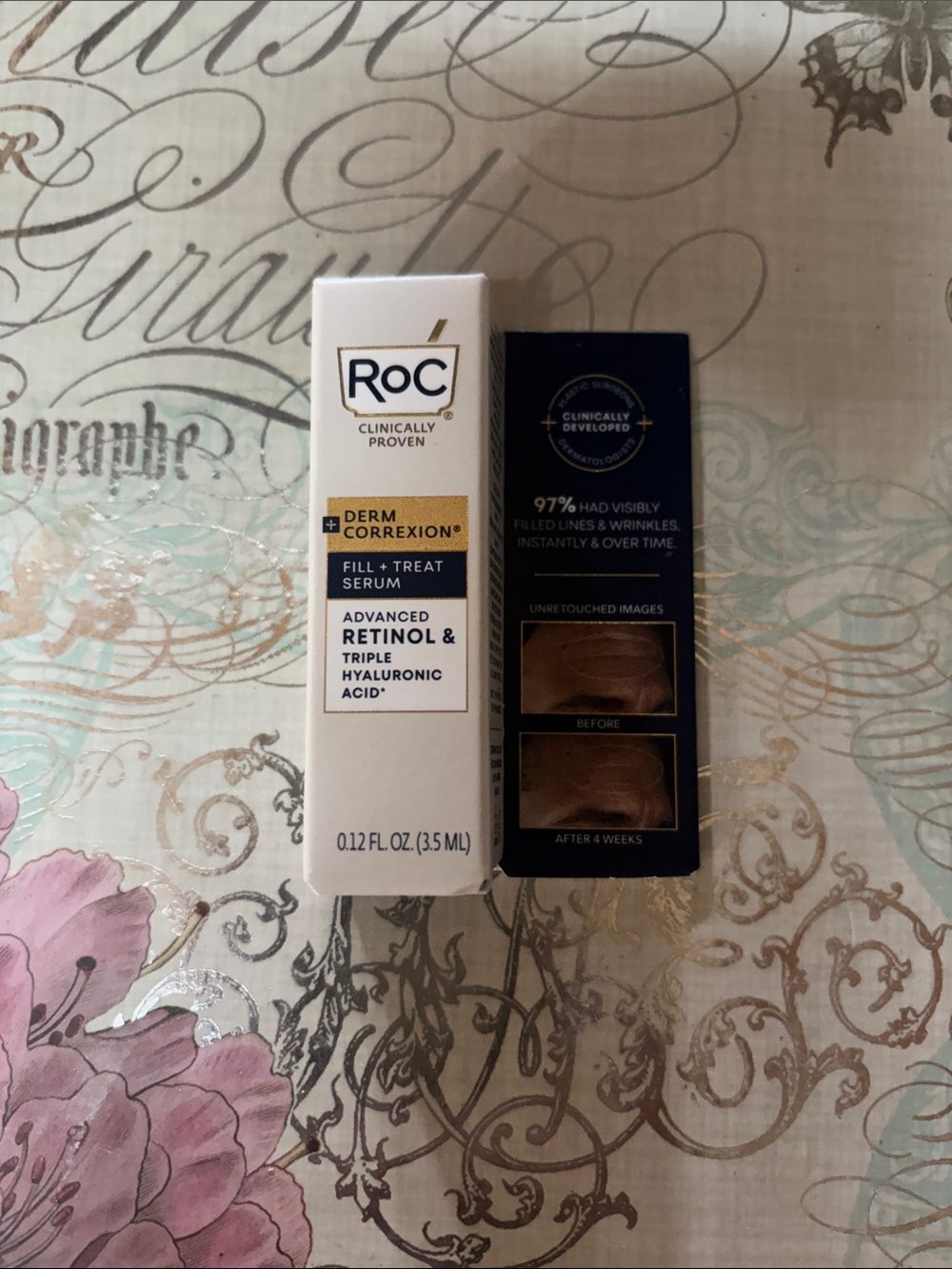RoC Derm Correxion Fill + Treat Serum - White & Navy Packaging
